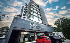 Rogers Hotel Manado